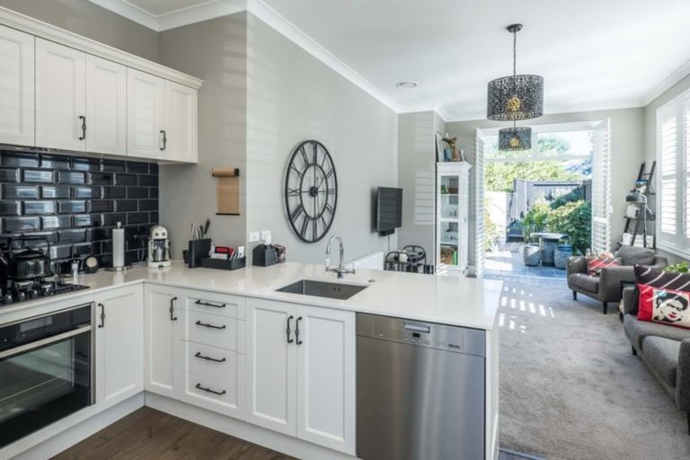 Photo of property in 53 Tinakori Road, Thorndon, Wellington, 6011