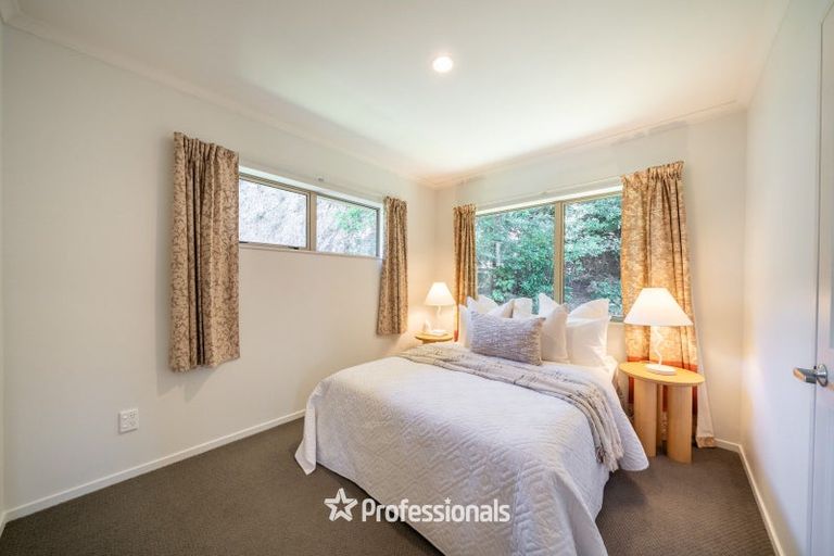 Photo of property in 24 Aragon Grove, Kingsley Heights, Upper Hutt, 5018