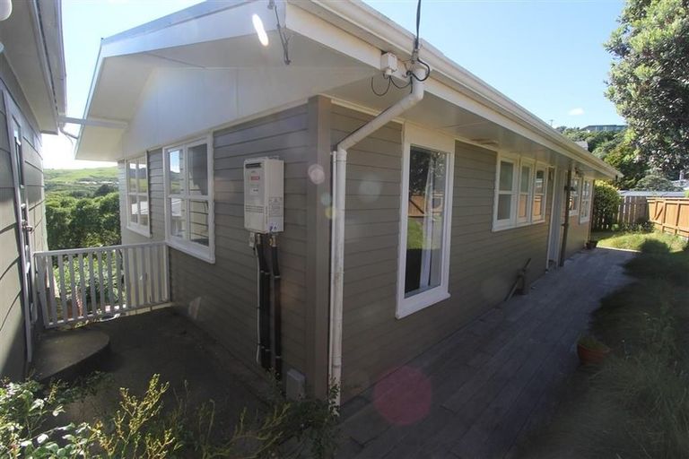 Photo of property in 4 Diane Grove, Paparangi, Wellington, 6037