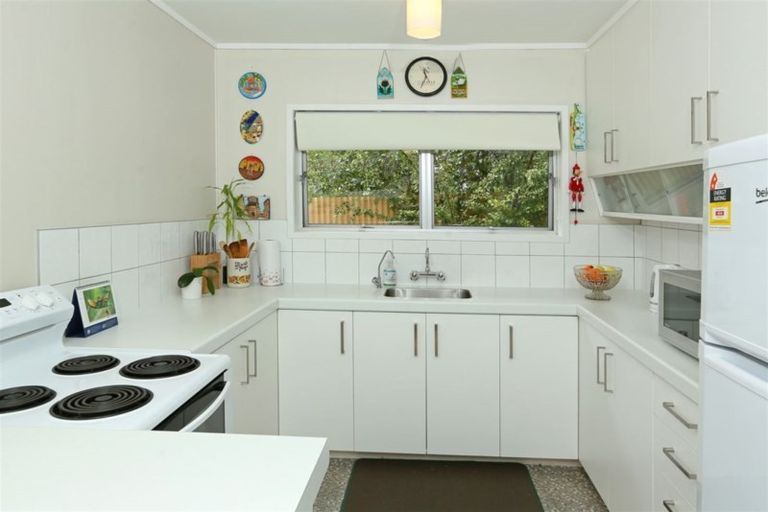 Photo of property in 5/1 Takapu Street, Henderson, Auckland, 0612