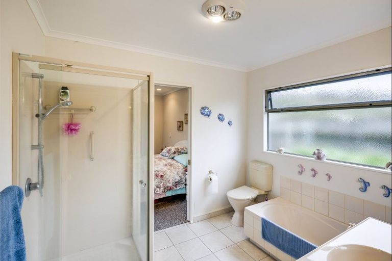 Photo of property in 14 Claridge Place, Taradale, Napier, 4112