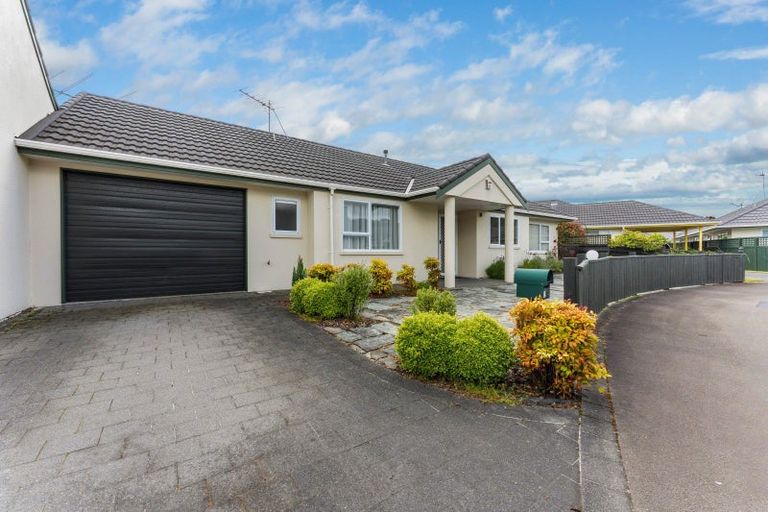 Photo of property in 14 Millwood Place, Silverstream, Upper Hutt, 5019