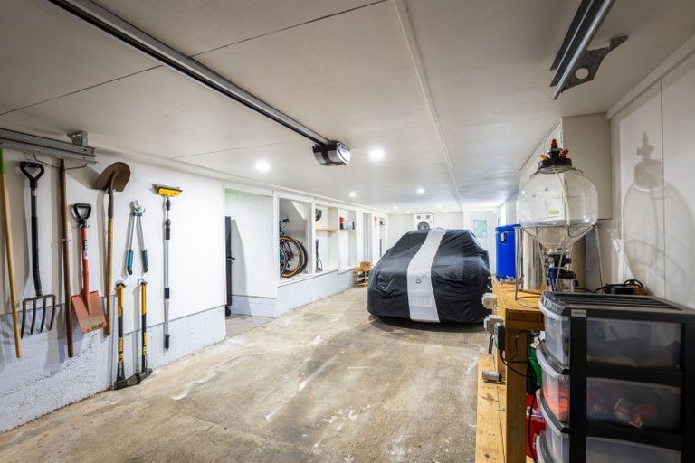 Photo of property in 10 Margaret Place, Merrilands, New Plymouth, 4312