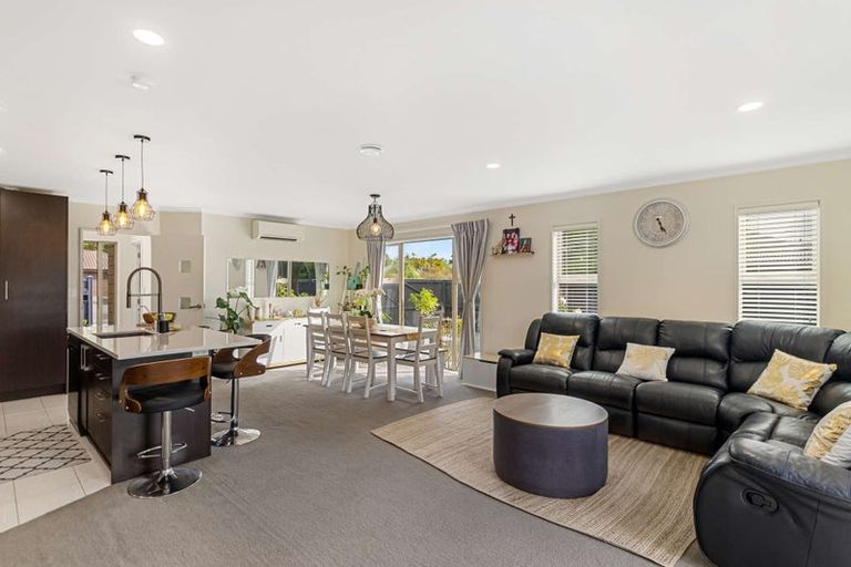 Photo of property in 15 Little Oaks Drive, Yaldhurst, Christchurch, 8042