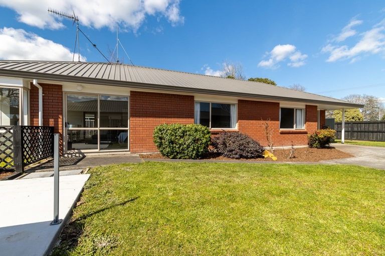 Photo of property in 105 Browning Street, Leamington, Cambridge, 3432