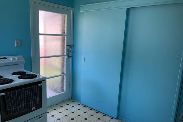 Photo of property in 2/8 Anne Road, Hillcrest, Auckland, 0627