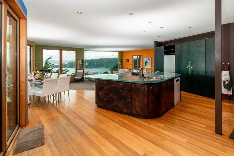 Photo of property in 142 Grafton Road, Roseneath, Wellington, 6011