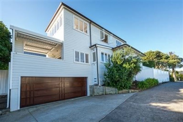 Photo of property in 1/41 Seaview Avenue, Northcote, Auckland, 0627
