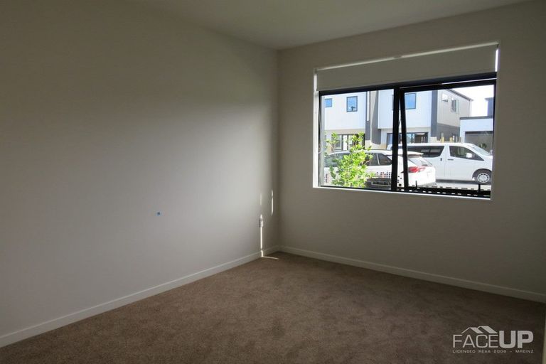 Photo of property in 28 Hea Road, Hobsonville, Auckland, 0616