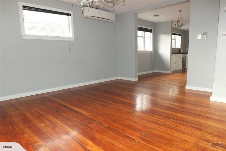 Photo of property in 106 Avonhead Road, Avonhead, Christchurch, 8042