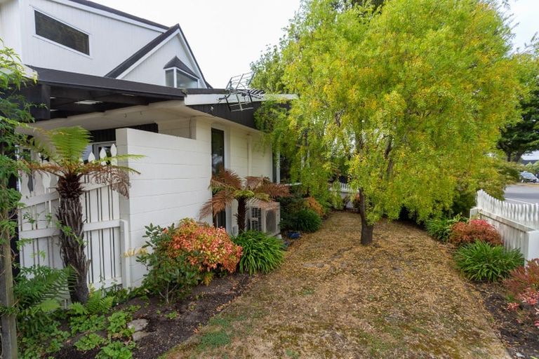 Photo of property in 1/208 Memorial Avenue, Burnside, Christchurch, 8053