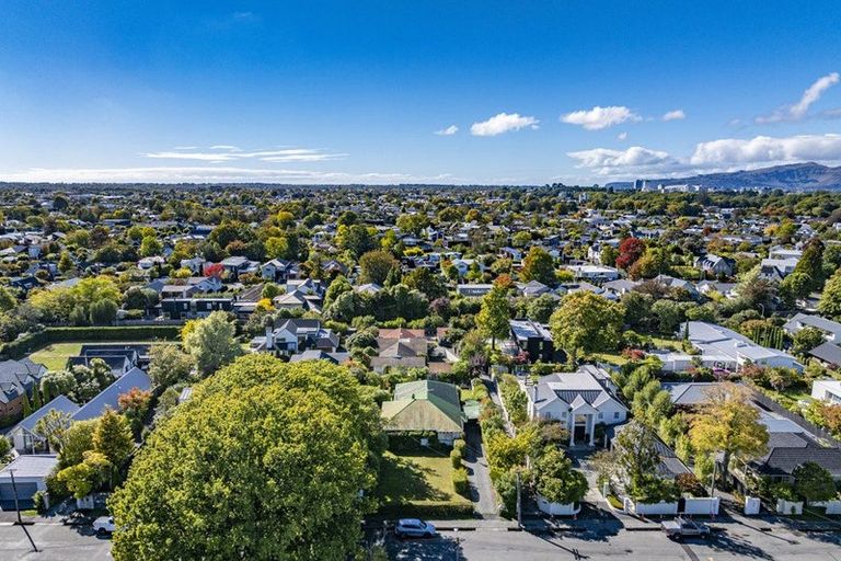 Photo of property in 28 Jacksons Road, Merivale, Christchurch, 8014