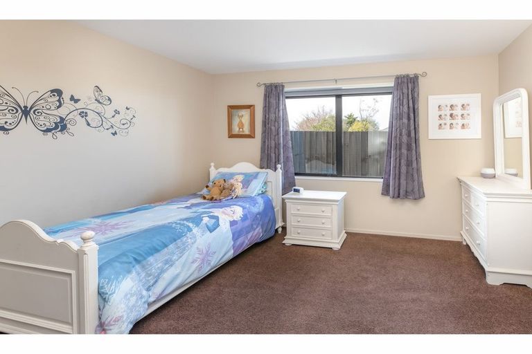 Photo of property in 42 Acacia Avenue, Rangiora, 7400