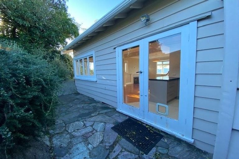 Photo of property in 24 Highbury Crescent, Highbury, Wellington, 6012