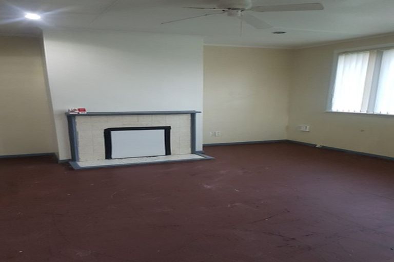 Photo of property in 1 Salas Place, Papakura, 2110