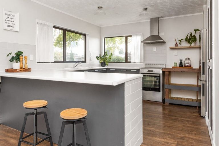 Photo of property in 10 Otatara Road, Taradale, Napier, 4112