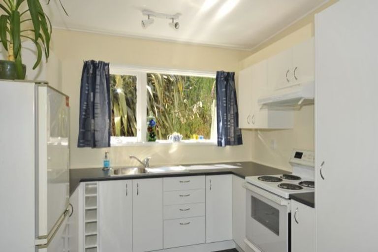 Photo of property in 2/18 Thurleigh Grove, Karori, Wellington, 6012