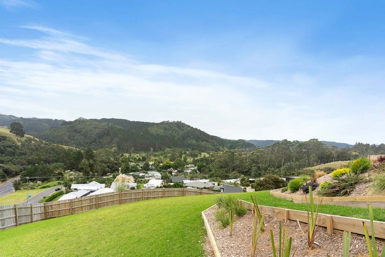 Photo of property in 16 Manatu Close, Whangamata, 3691