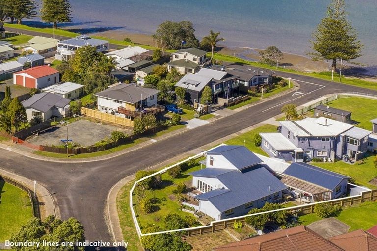 Photo of property in 88 Catherine Crescent, Whitianga, 3510