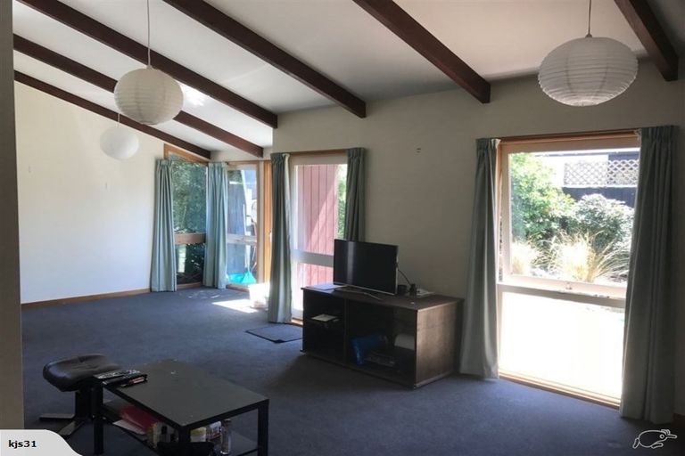 Photo of property in 14 Raekura Place, Redcliffs, Christchurch, 8081