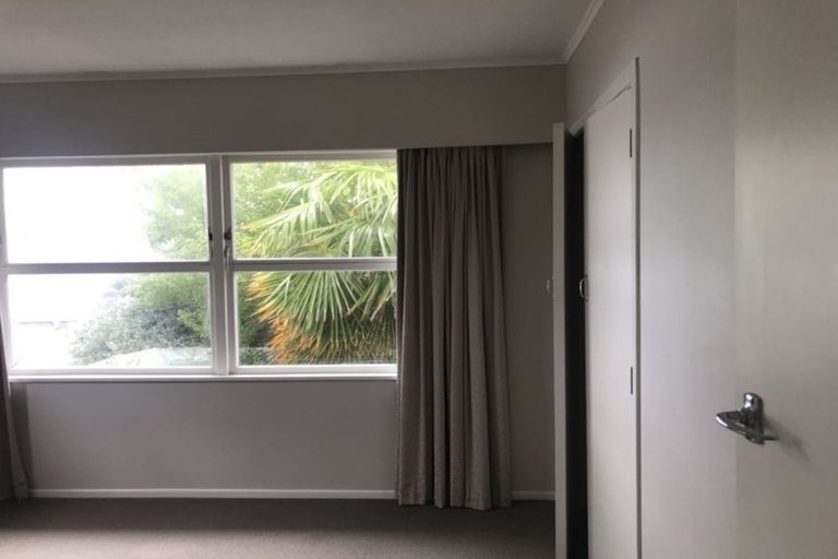 Photo of property in 2/75 Monarch Avenue, Hillcrest, Auckland, 0627