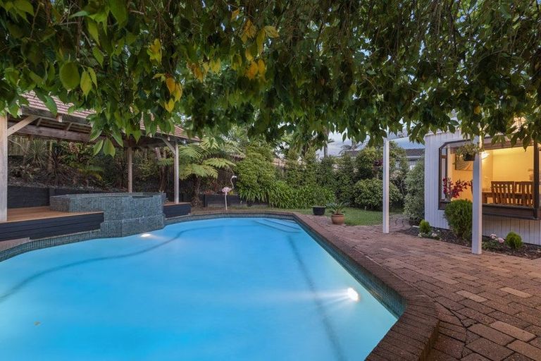 Photo of property in 10 Oban Road, Browns Bay, Auckland, 0630