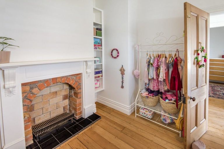 Photo of property in 27 William Bond Street, Stanley Point, Auckland, 0624