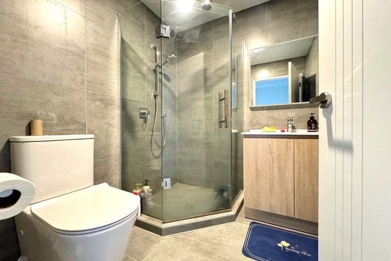 Photo of property in 12d Shamrock Lane, Te Atatu Peninsula, Auckland, 0610