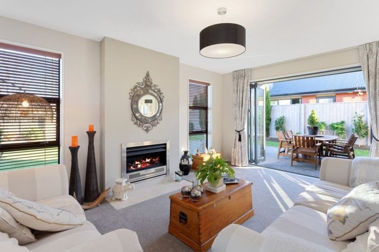 Photo of property in 1 Hawthorn Mews, Rangiora, 7400