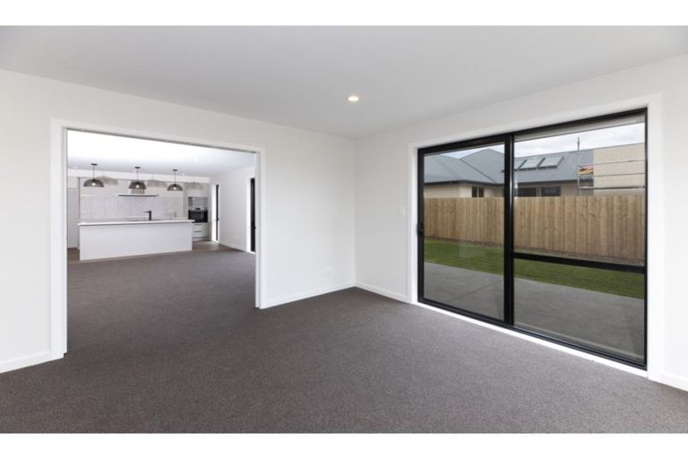 Photo of property in 10 Johnson Avenue, Amberley, 7410