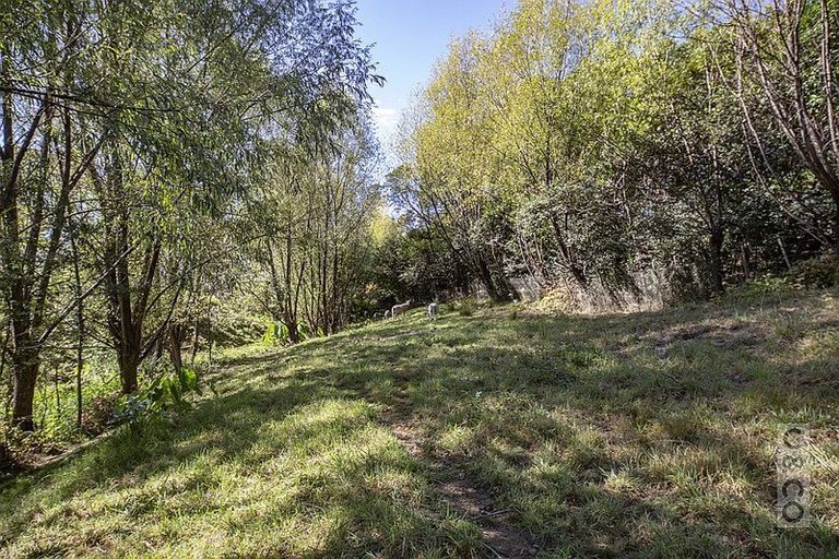 Photo of property in 231 Waitakere Road, Taupaki, Henderson, 0782