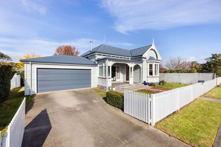 Photo of property in 32 Alpha Street, Cambridge, 3434