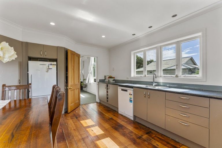 Photo of property in 21 Portal Street, Durie Hill, Whanganui, 4500