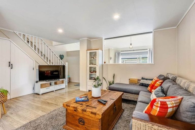 Photo of property in 16 Longview Street, Mangawhai, 0505