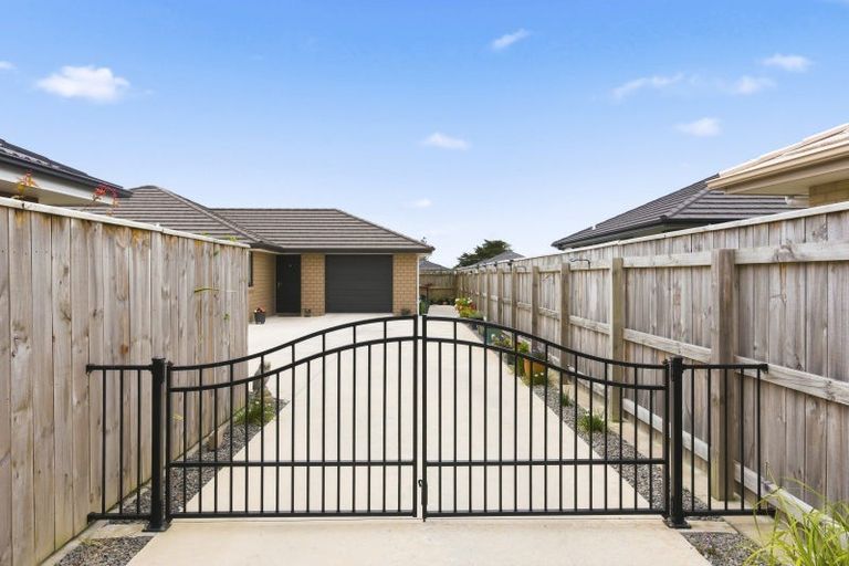 Photo of property in 4 Hawera Avenue, Levin, 5510