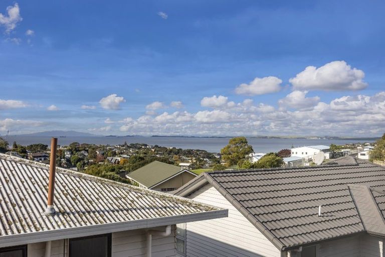 Photo of property in 1d Tudor Place, Mairangi Bay, Auckland, 0630
