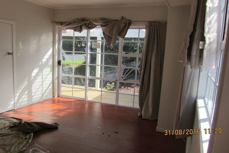 Photo of property in 51 Peach Road, Glenfield, Auckland, 0629