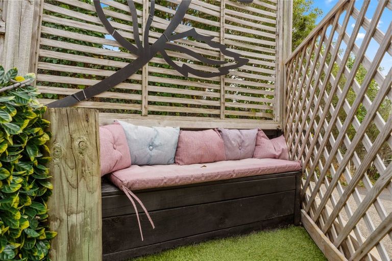 Photo of property in 23d Jelas Road, Red Beach, 0932