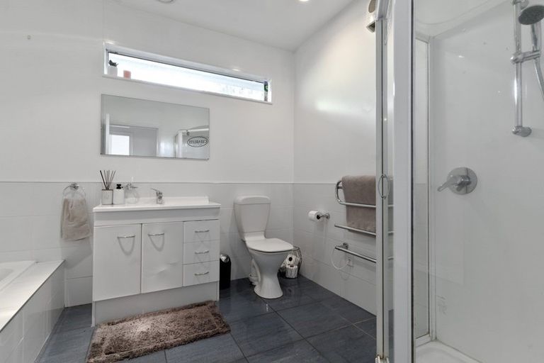 Photo of property in 14 Augustus Street, Carterton, 5713