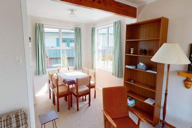 Photo of property in 33 Tararua Terrace, Cloverlea, Palmerston North, 4412