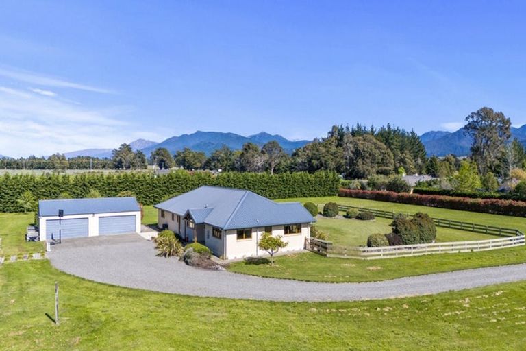 Photo of property in 14 Cooper Street, Wairau Valley, Blenheim, 7271
