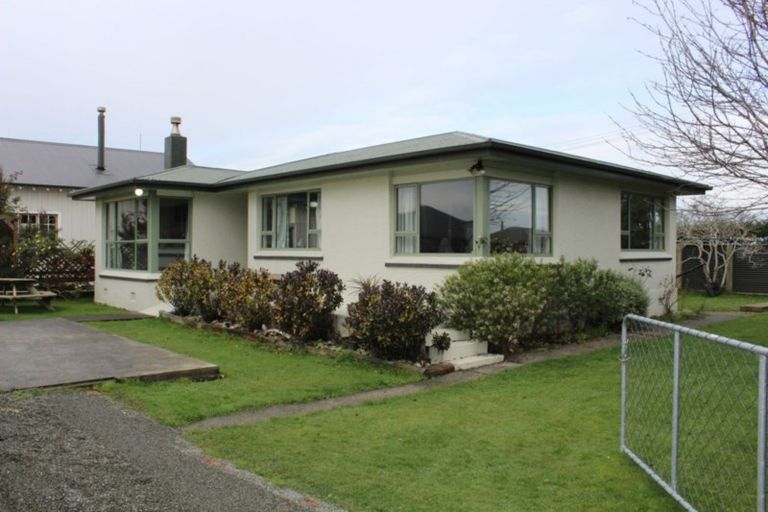 Photo of property in 52 John Street, Winton, 9720