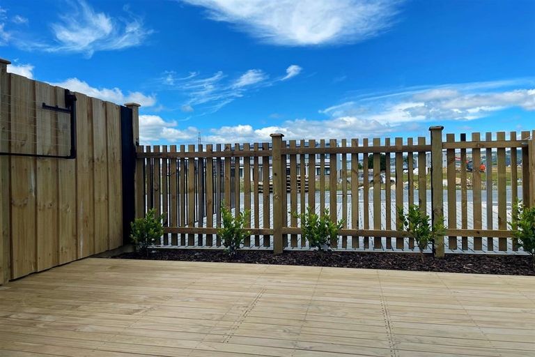 Photo of property in 4 Harikoa Way, Karaka, 2113