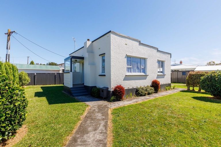 Photo of property in 6 High Street West, Waitara, 4320
