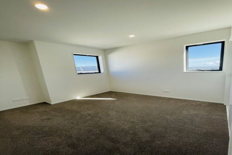 Photo of property in 42b Crestview Rise, Papakura, 2110
