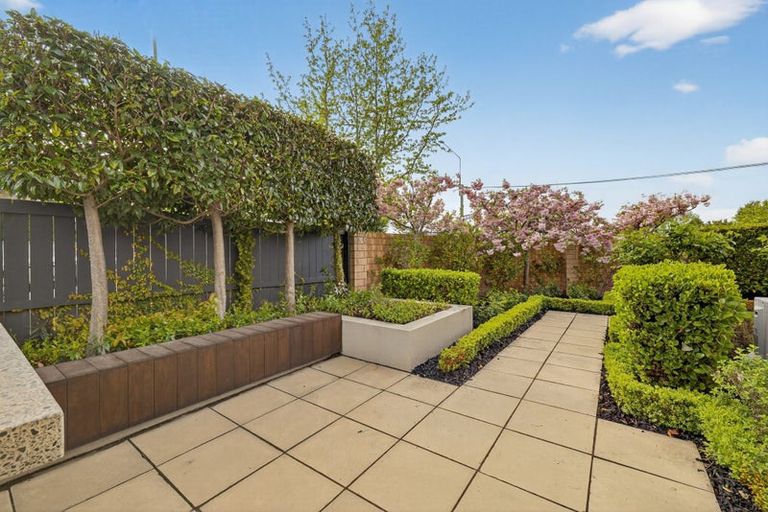 Photo of property in 1a Westburn Terrace, Burnside, Christchurch, 8041