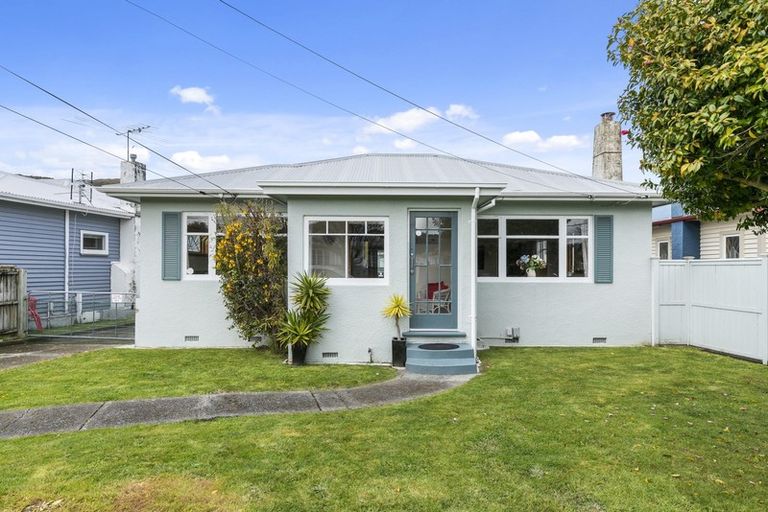 Photo of property in 156 Waiwhetu Road, Waterloo, Lower Hutt, 5011