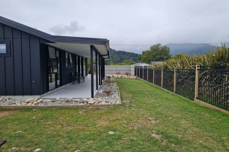 Photo of property in 29 Clifford Street, Blackball, 7804