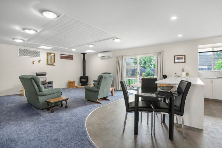 Photo of property in 15 Wood Street, Greytown, 5712