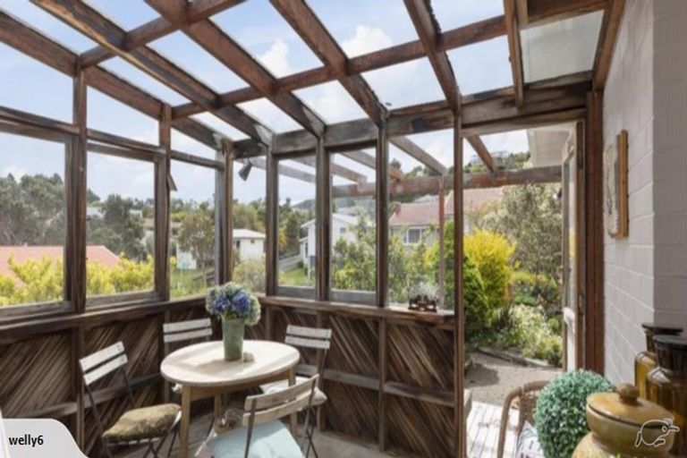 Photo of property in 53 Oakleigh Street, Maungaraki, Lower Hutt, 5010